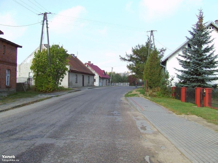 File:Krąg - fotopolska.eu (251262).jpg