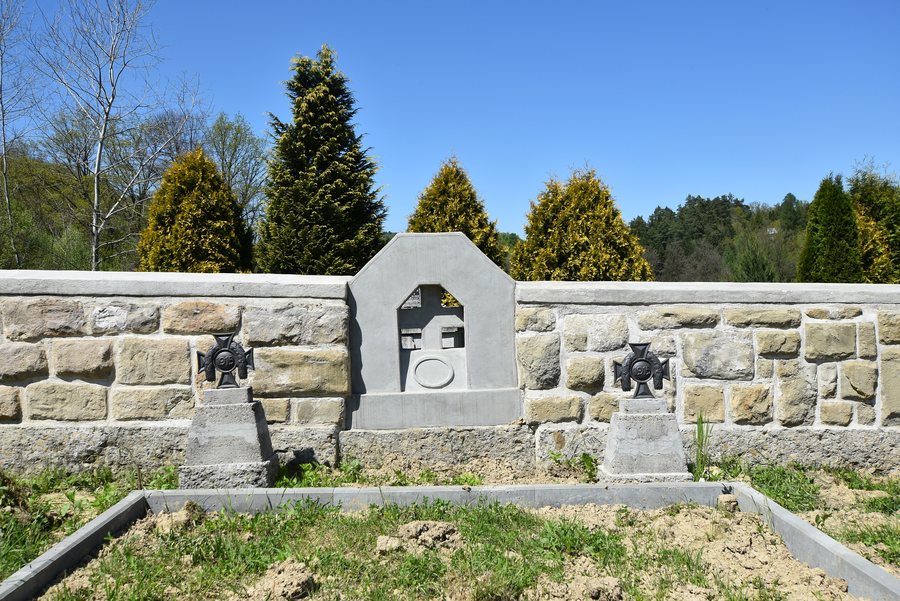 File:Paleśnica, cmentarz wojenny nr 295 (HB7).jpg